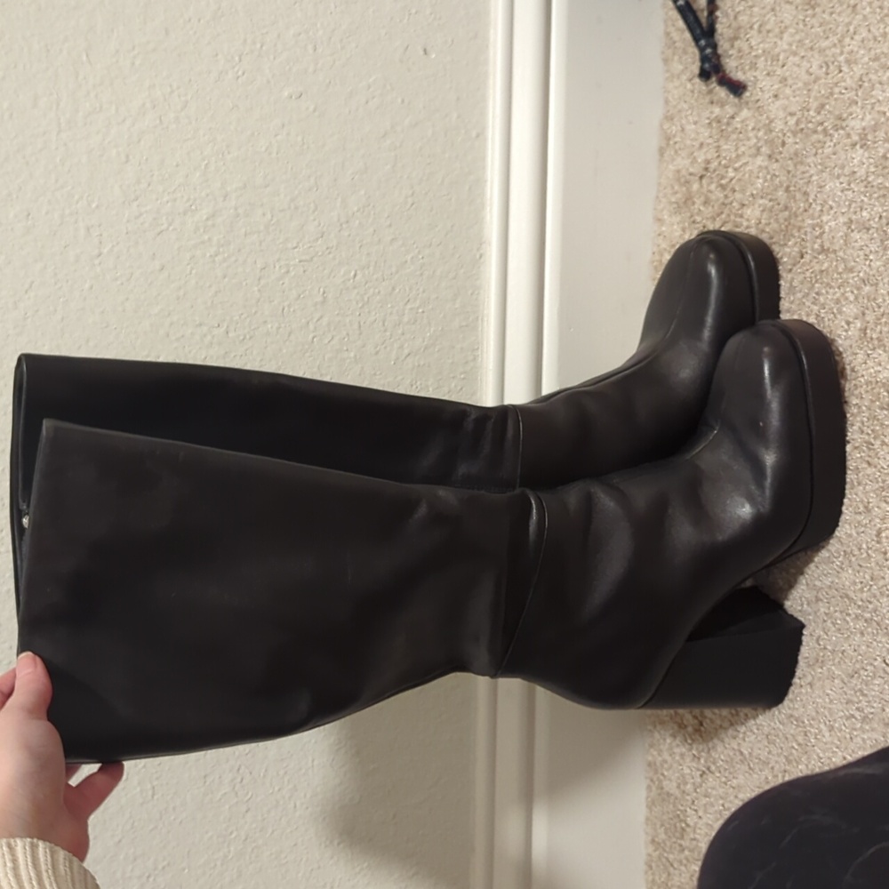 Fanatik boots, lightly worn